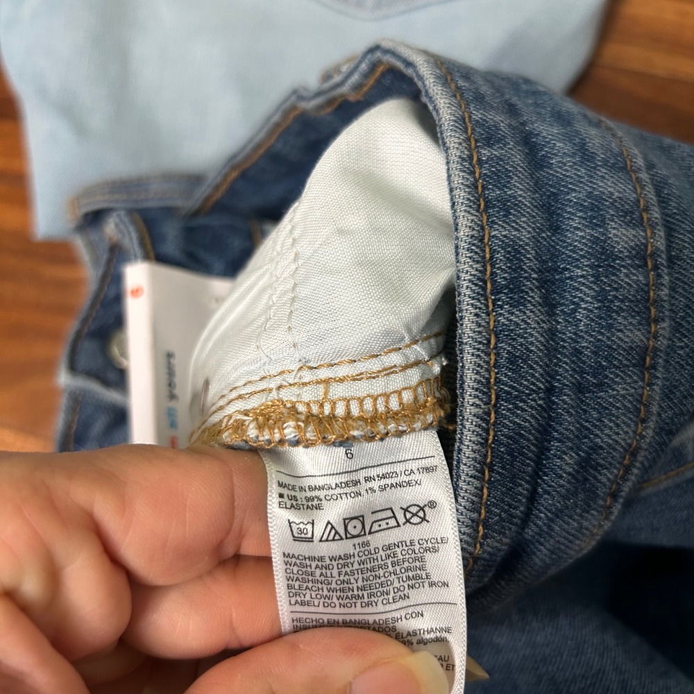 Old Navy Womens OG Straight High Rise Distressed Denim Shorts Size 6 - Picture 10 of 10